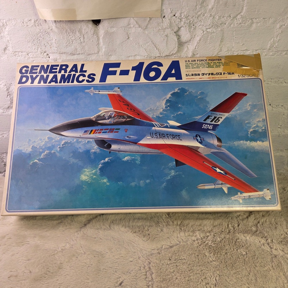 Hasegawa Minicraft F-16A General Dynamics 1/32 Scale Model Kit 100 USAF Fighter